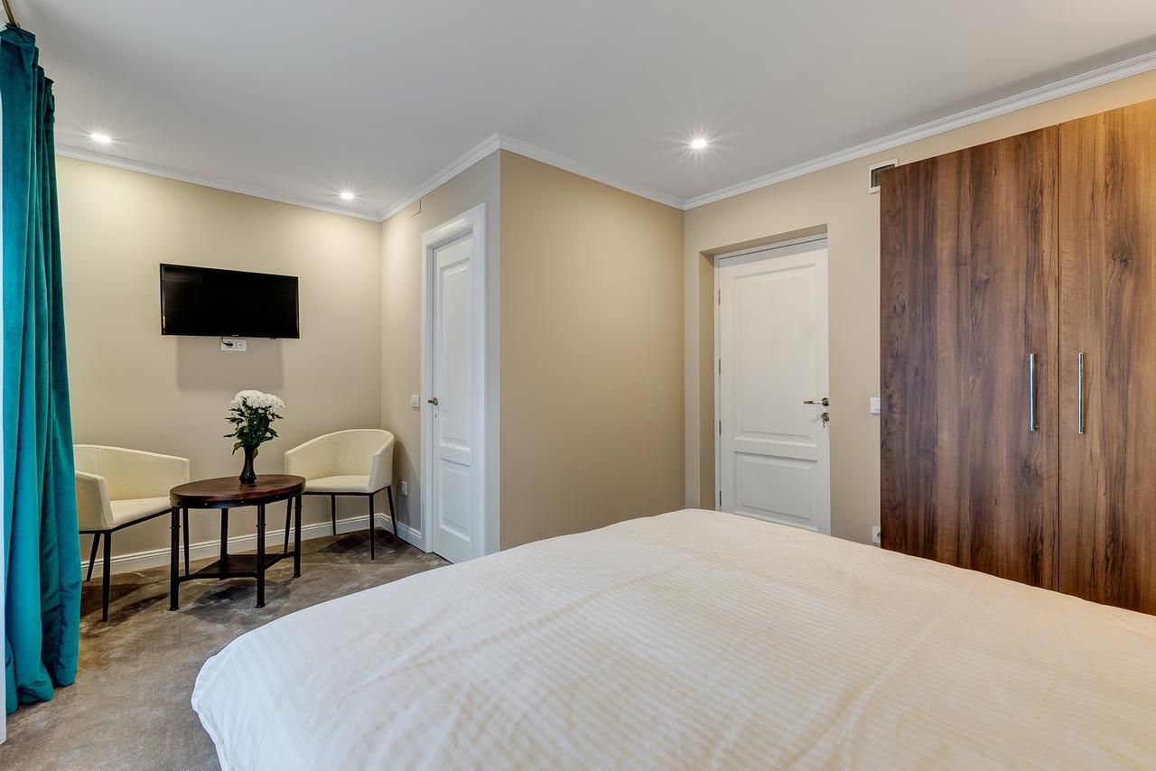 Aparthotel Upstairs Boutique *